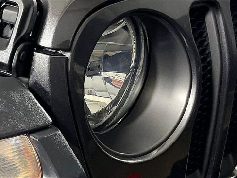 Used 2018 Jeep Wrangler Unlimited Rubicon AWD/4WD image 39