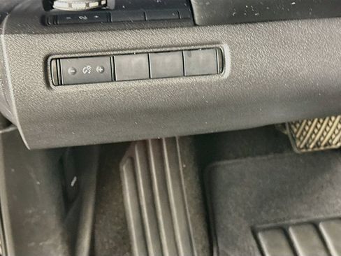 Used 2024 Nissan Pathfinder S FWD image 10