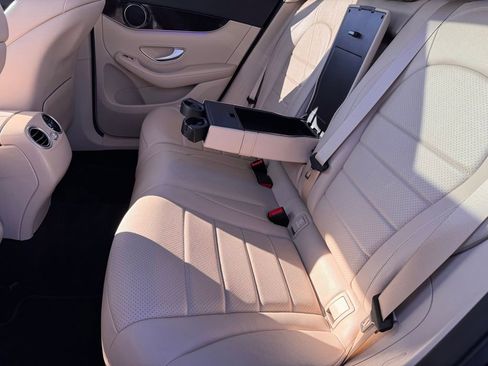 Used 2022 Mercedes-Benz GLC 300 GLC 300 image 25