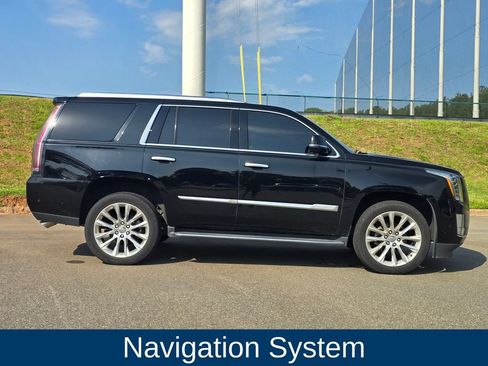 Used 2019 Cadillac Escalade Luxury w/ LPO, Radiant Package AWD/4WD image 2