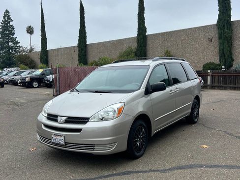 Used 2004 Toyota Sienna LE image 1