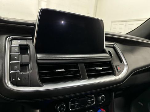 Used 2021 Chevrolet Tahoe Z71 w/ Luxury Package AWD/4WD image 46