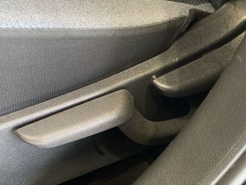 Used 2023 Nissan Versa SV FWD image 15
