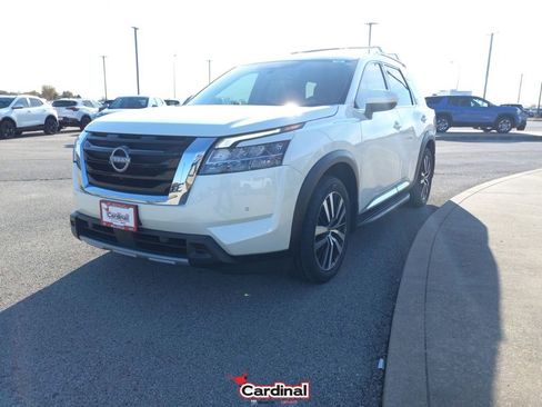 Used 2024 Nissan Pathfinder Platinum w/ Lighting Package (N93) image 15