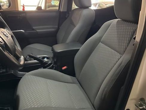Used 2023 Toyota Tacoma SR5 RWD image 5