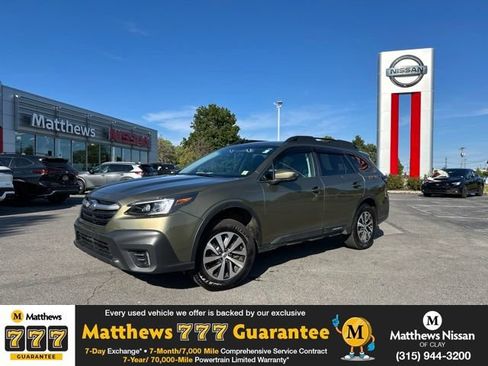 Used 2022 Subaru Outback Premium AWD/4WD image 1
