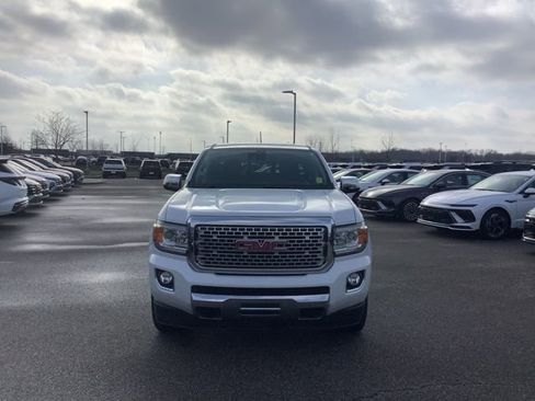 Used 2020 GMC Canyon Denali image 2