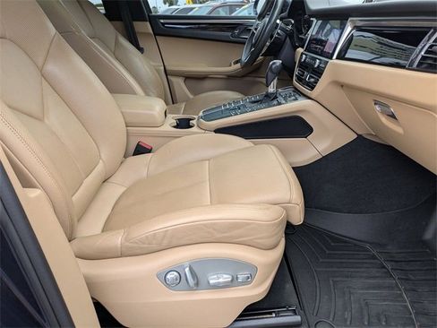 Used 2019 Porsche Macan S image 30