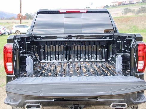 Used 2025 GMC Sierra 1500 Elevation w/ Preferred Package image 25