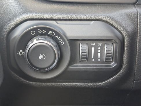 Used 2018 Jeep Wrangler Unlimited Sport S image 7