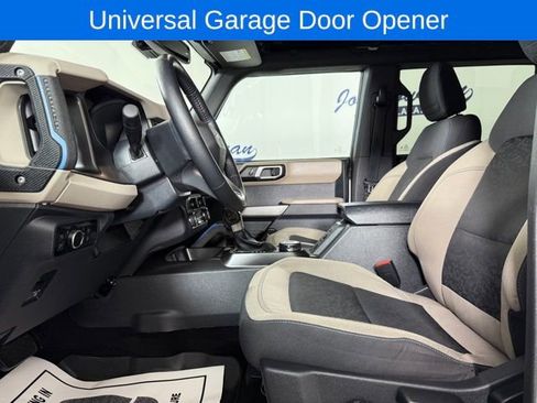 Used 2023 Ford Bronco Wildtrak image 12