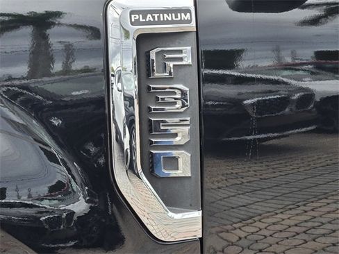 Used 2017 Ford F350 Platinum w/ Platinum Ultimate Package image 12