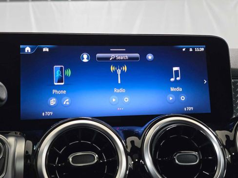 Certified 2026 Mercedes-Benz GLB 250 4MATIC image 31