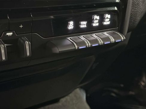 Used 2023 RAM 1500 Laramie AWD/4WD image 30