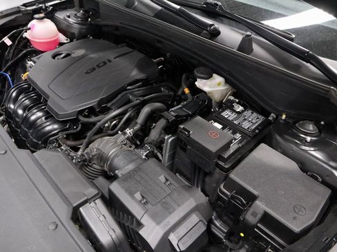 Used 2025 Kia Sportage LX AWD/4WD image 16