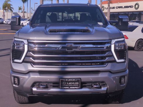 Used 2024 Chevrolet Silverado 2500 High Country w/ High Country Premium Package image 2