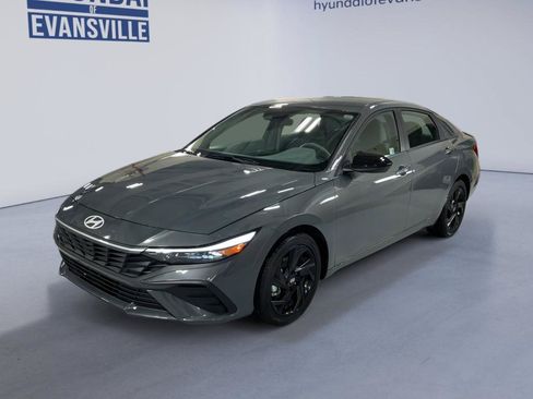 Used 2026 Hyundai Elantra Sport FWD image 2