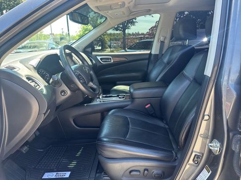 Used 2019 Nissan Pathfinder Platinum AWD/4WD image 9