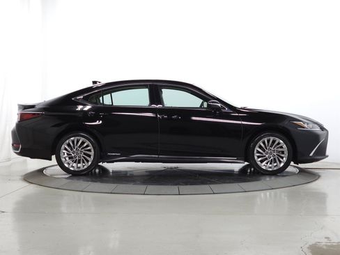 Used 2021 Lexus ES 300h w/ Accessory Package 2 FWD image 11