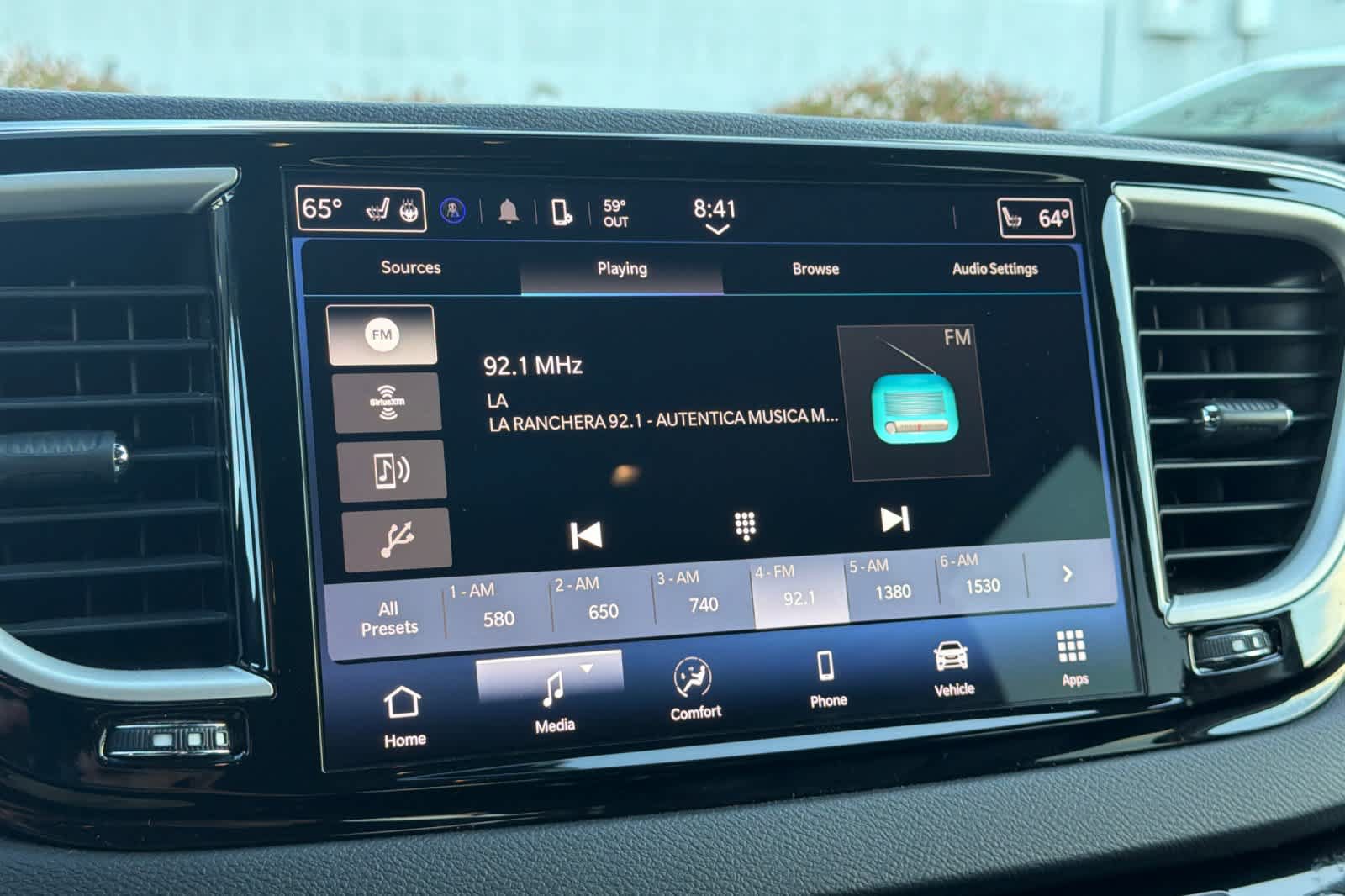 Used 2024 Chrysler Pacifica Touring-L FWD image 20
