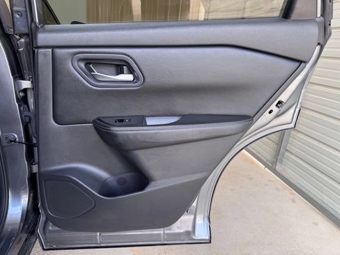 Used 2024 Nissan Rogue SV FWD image 21