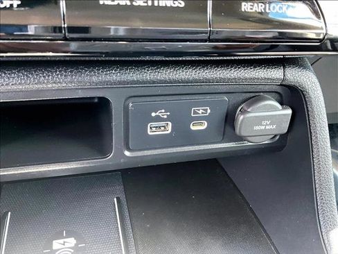 Used 2025 Honda Pilot EX-L image 25