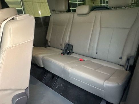 Used 2018 Ford Expedition XLT w/ Equipment Group 202A image 12