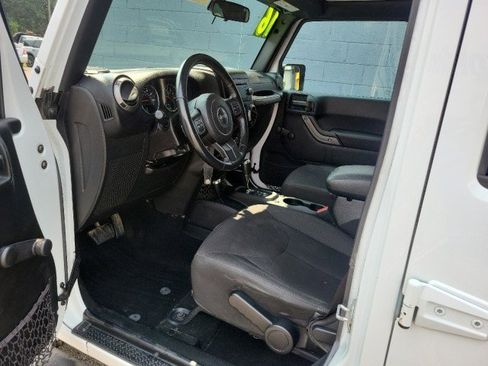 Used 2016 Jeep Wrangler Unlimited Sport w/ Connectivity Group image 9