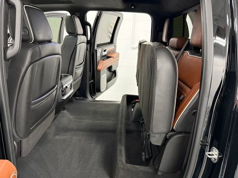 Used 2024 GMC Sierra 2500 Denali Ultimate image 18