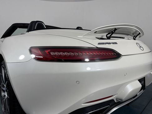 Used 2018 Mercedes-Benz AMG GT Roadster image 40
