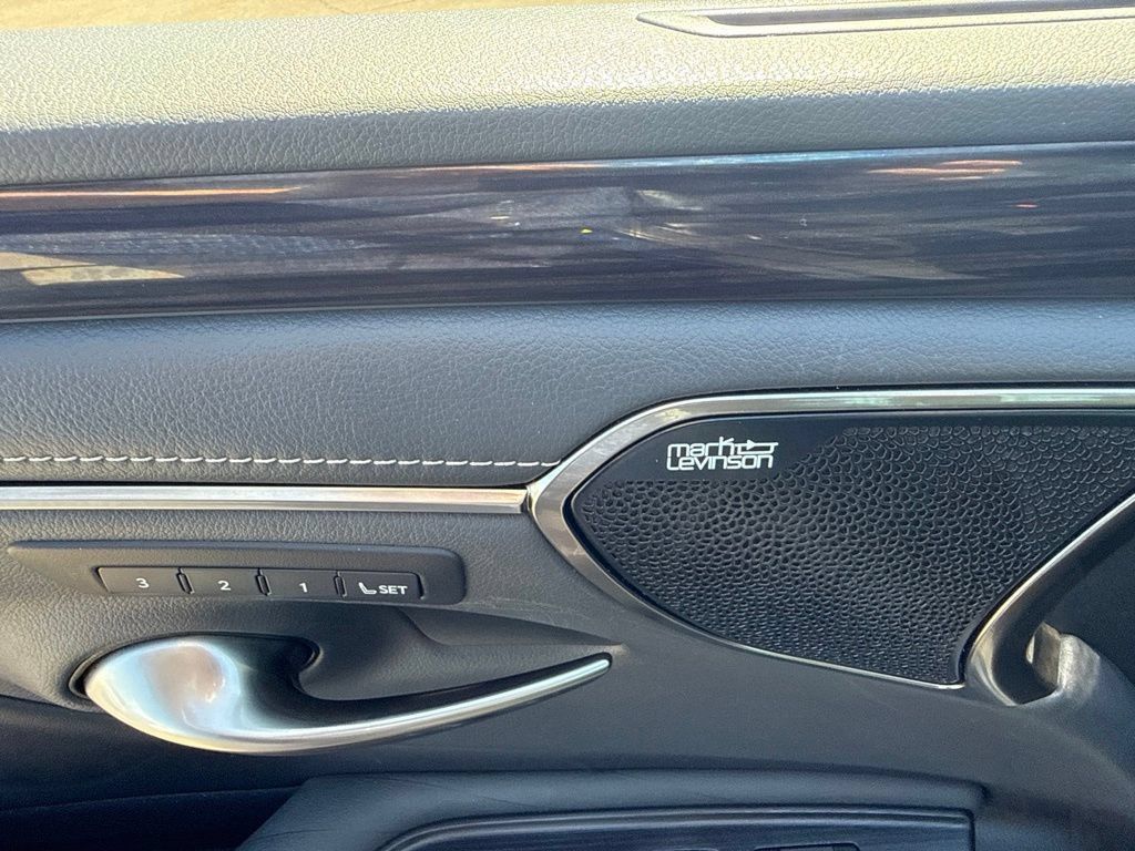 Used 2021 Lexus ES 300h w/ Accessory Package FWD image 24