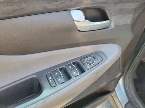 Used 2019 Hyundai Santa Fe SE FWD image 23