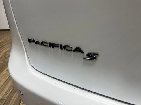 Used 2023 Chrysler Pacifica Limited w/ S Appearance Package AWD/4WD image 27