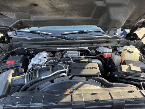 Used 2022 GMC Sierra 3500 Denali w/ Denali Black Diamond Edition image 10