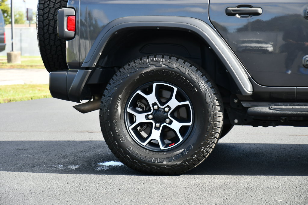 Used 2021 Jeep Wrangler Unlimited Rubicon w/ Cold Weather Group AWD/4WD image 10