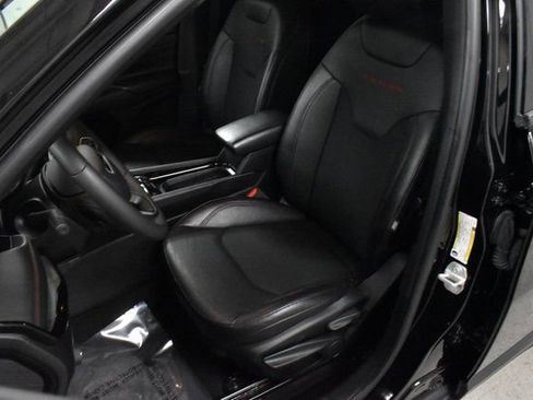 Used 2024 Jeep Compass Trailhawk image 13