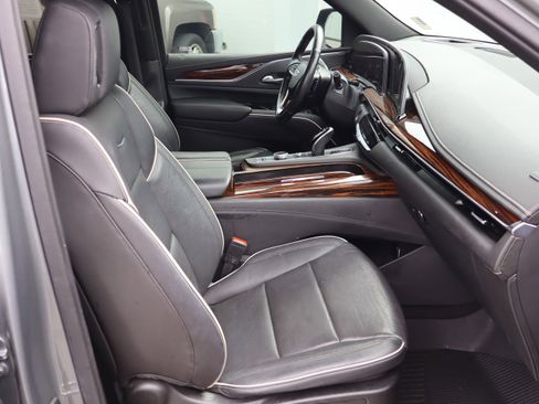Used 2021 Cadillac Escalade ESV Premium Luxury image 43