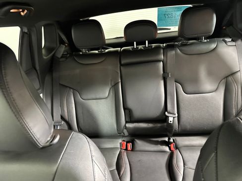 Used 2023 Jeep Compass Limited image 22