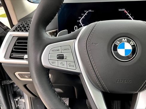 Used 2026 BMW X7 xDrive40i AWD/4WD image 21