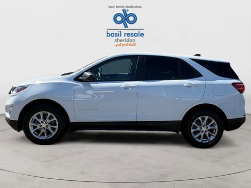 Used 2021 Chevrolet Equinox LS w/ LS Convenience Package AWD/4WD image 3