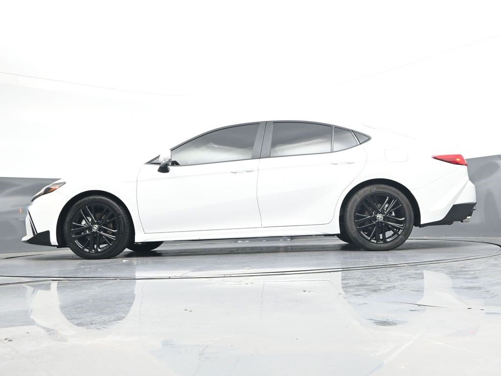 Used 2026 Toyota Camry SE FWD image 34