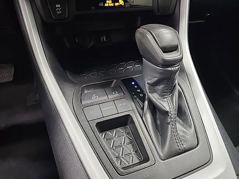 Used 2023 Toyota RAV4 LE image 19