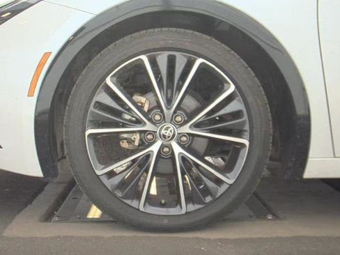 Used 2023 Toyota Prius XLE image 8