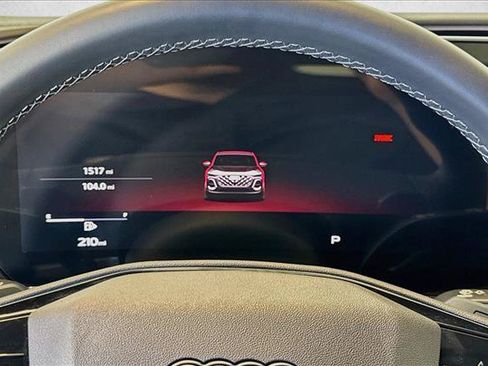Used 2025 Audi Q5 Premium AWD/4WD image 11