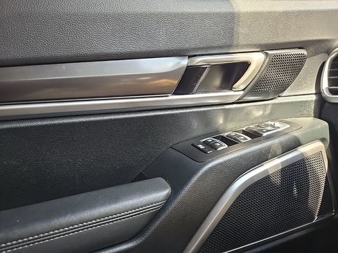 Certified 2024 Kia Telluride S w/ S Sunroof Package AWD/4WD image 20
