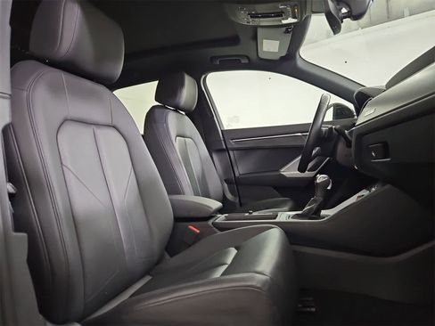 Used 2022 Audi Q3 2.0T Premium w/ Convenience Package image 23