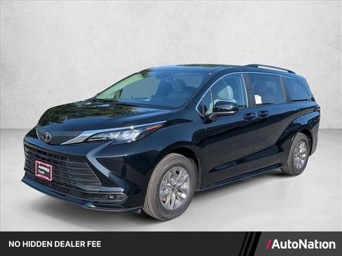 New 2026 Toyota Sienna LE FWD image 1
