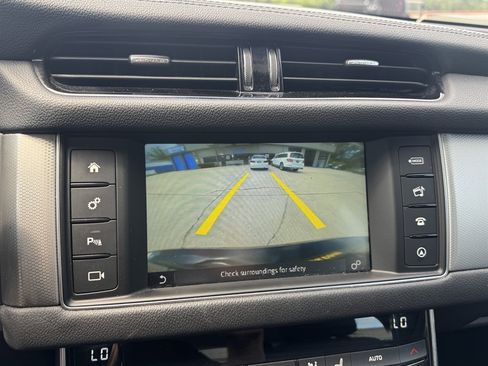 Used 2017 Jaguar XF Premium RWD image 8