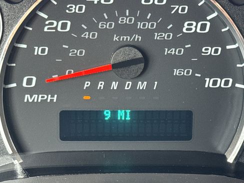 New 2025 GMC Savana 2500 w/ Driver Convenience Package image 21