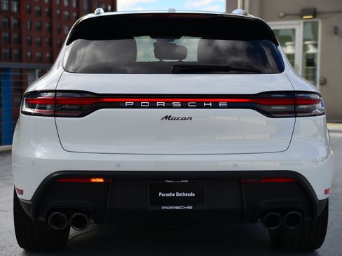Certified 2026 Porsche Macan AWD/4WD image 10
